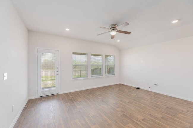 Building Photo - 21012 Abigail Fillmore Rd