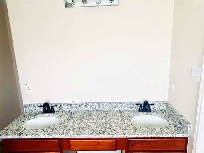 Building Photo - 25330 Barmby Dr