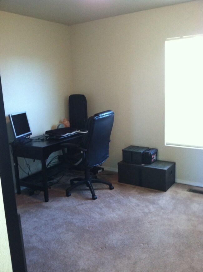 Building Photo - 3 bedroom - Menagerie