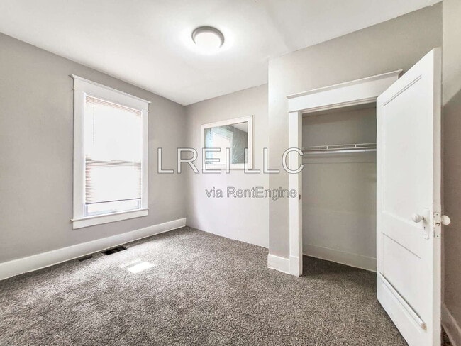 Building Photo - 210 N 38th St
