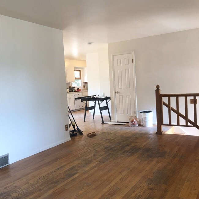 Building Photo - 1033 Cypress Dr