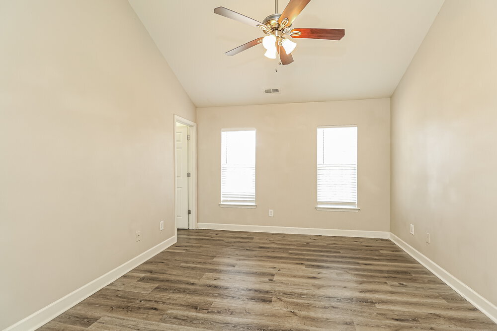 Building Photo - 248 Patrick Ave SW