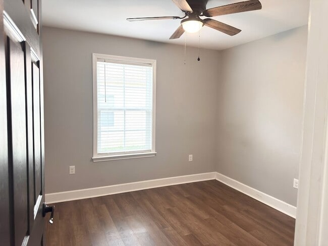 Building Photo - 105 Pinecrest Blvd