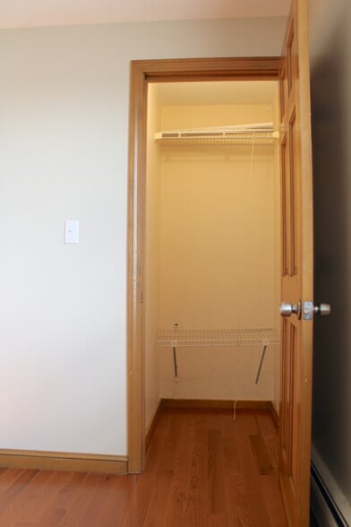 Building Photo - 2 Clark St