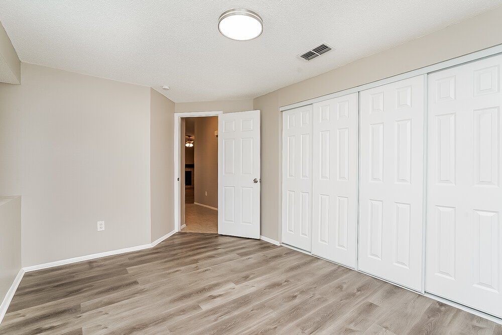 Building Photo - 633 Timber Bay Cir W