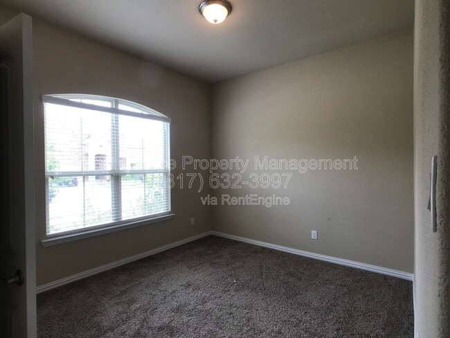 Building Photo - 9925 Tule Lake Rd
