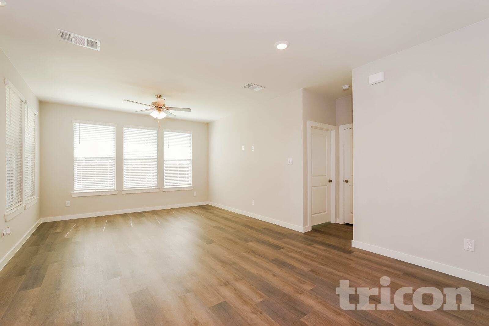Building Photo - 8101 Howell Oak Dr