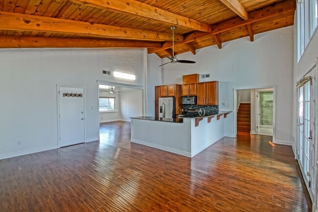 Building Photo - SPACIOUS & AIRY, GOLDEN TRIANGLE 4BR3BA HOME W/ CITY/MOUNTAIN VIEWS, OPEN & AIRY LIVING SPACE & S...