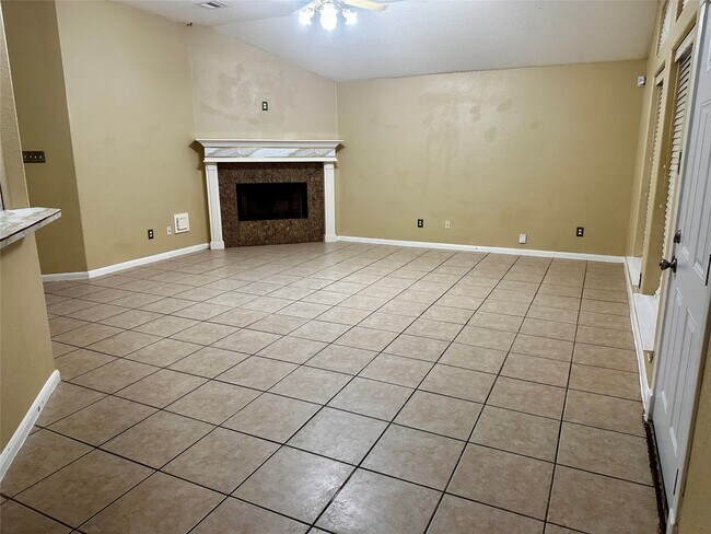 Building Photo - 12654 Stillington Dr