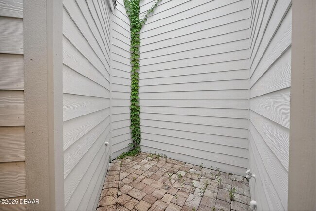 Building Photo - 115 Bob White Ct