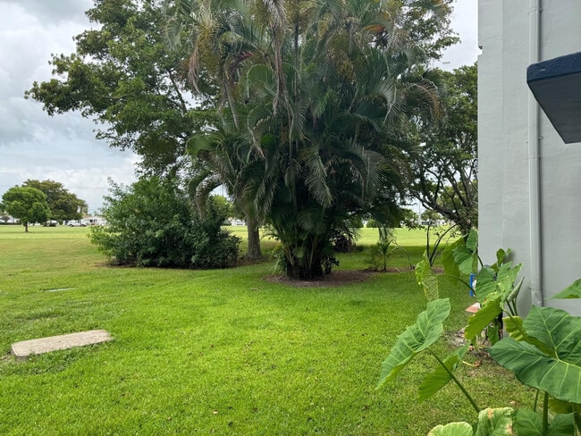 Building Photo - 7797 Golf Cir Dr