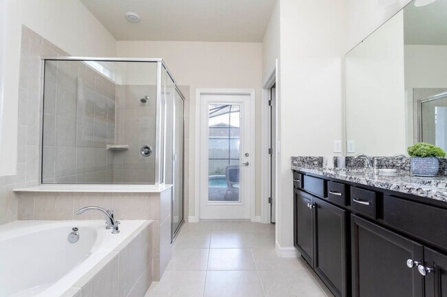 Building Photo - 3413 Lilac Wy