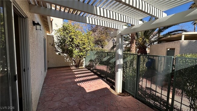 Building Photo - 5252 Island Chain Rd