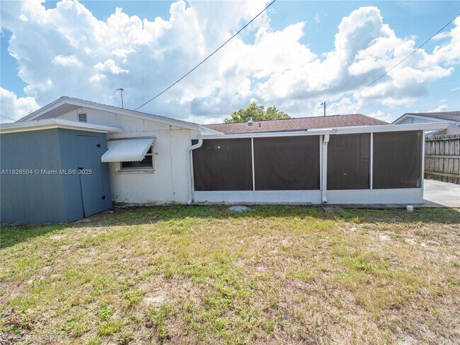 Building Photo - 3421 Cantrell