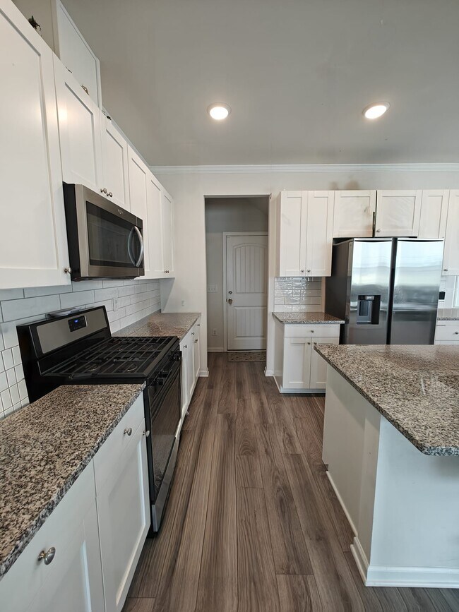 Building Photo - 756 Creekway Dr