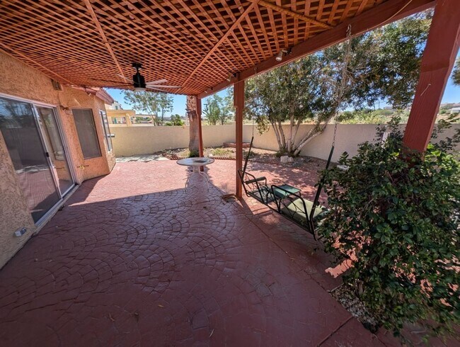 Building Photo - 731 Rising Star Dr