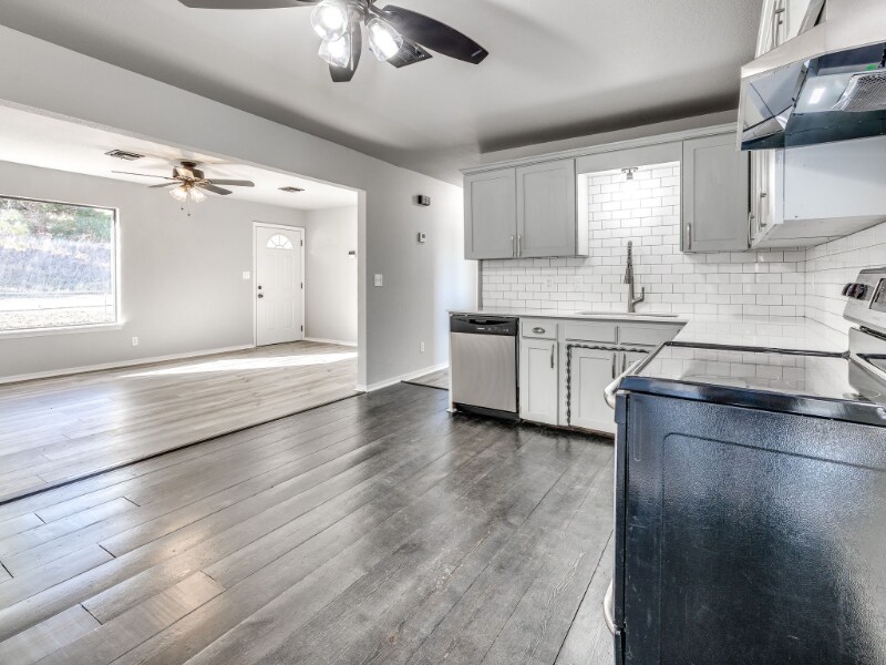 Building Photo - 101 192nd Ave SE