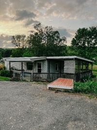 Building Photo - 379 Fetzertown Rd