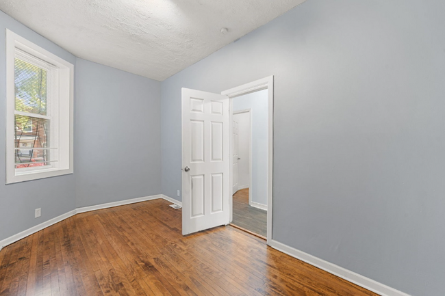 Building Photo - 4910 W Van Buren St