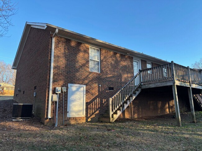 Building Photo - 373