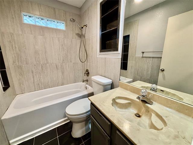 Building Photo - 319 Iberis Dr