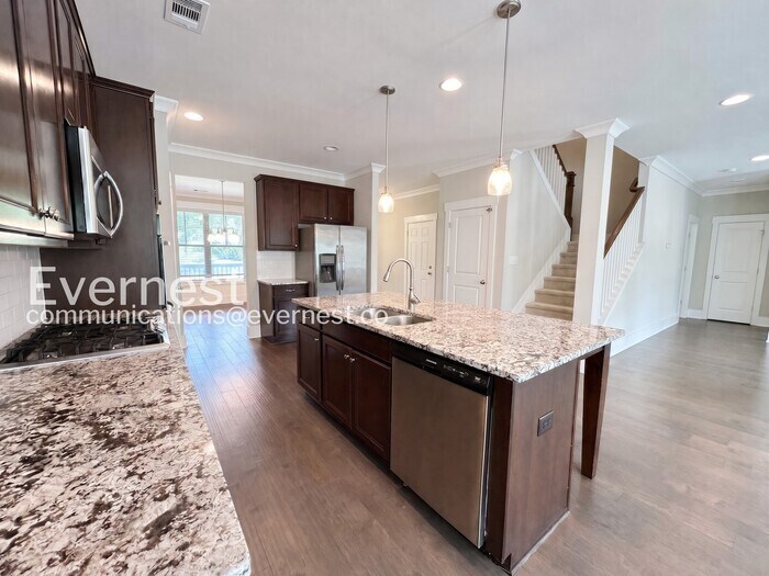 Building Photo - 6010 Winding Lakes Dr