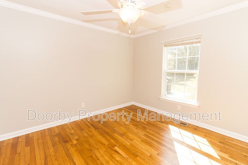 Building Photo - 3308 Center St