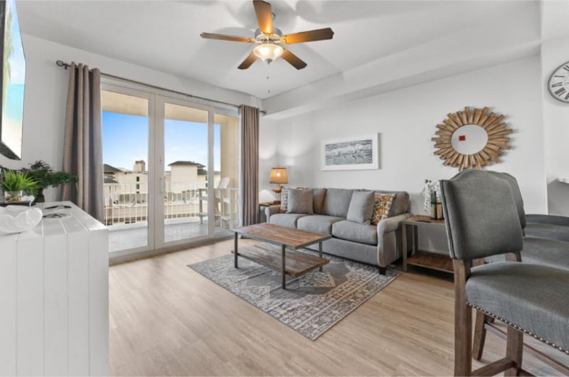 Building Photo - 15928 Front Beach Rd