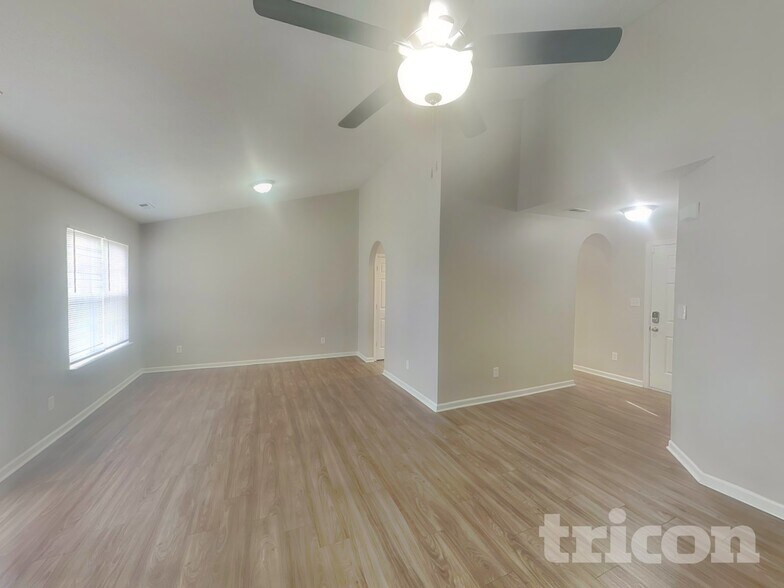 Building Photo - 6008 Bradford Ct