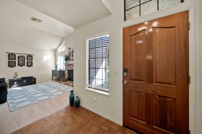 Building Photo - 3622 Canterbury Dr