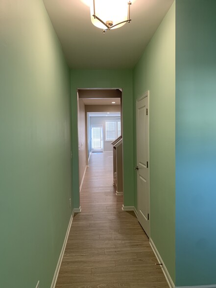 Hallway - 1353 Fitchie Pl
