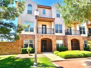 Building Photo - Pre-Leasing - 3-bedrooom, 3-bath Near Texas Tech!