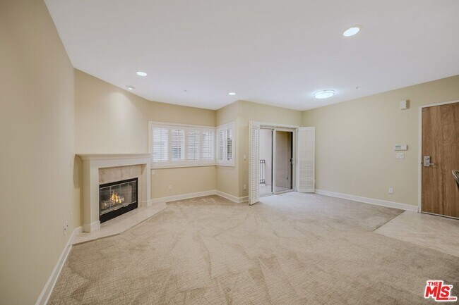 Building Photo - 937 12th St