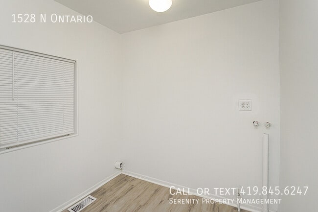 Building Photo - 1528 N Ontario-