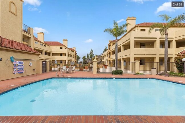Building Photo - 2 Bedroom 2 Bath Condo in Gated Community ...
