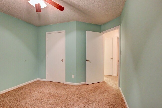 Building Photo - Amazing Brick Front Ranch Style Home With ...