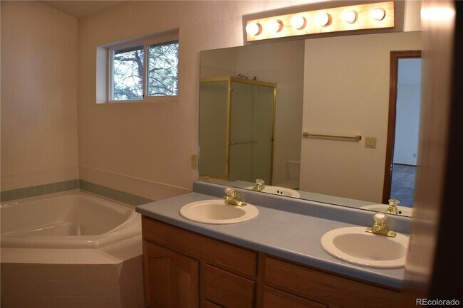 Building Photo - 14540 Rosholt Loop