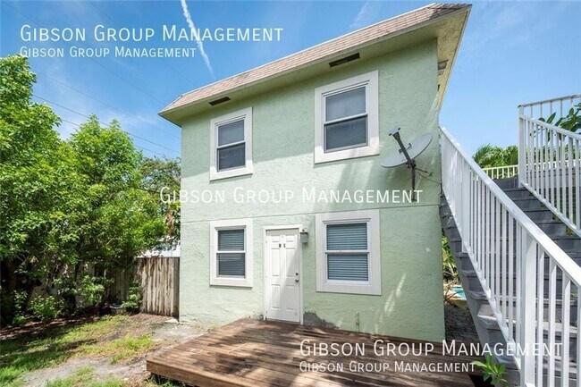 Building Photo - 1025 NE 9th Ave