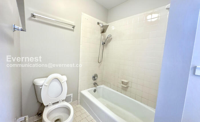 Building Photo - 684 Idlewild Cir