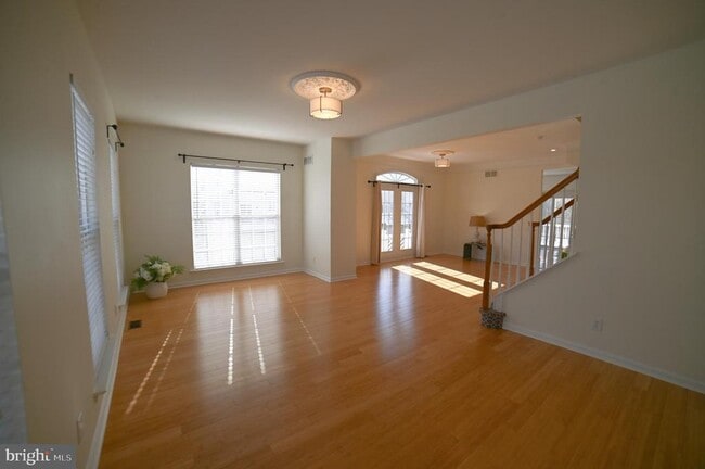 Building Photo - 1910 Cavalier Ln