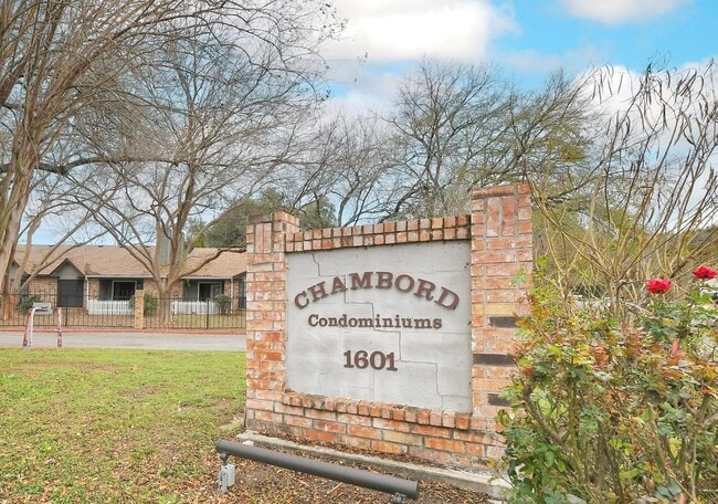 Building Photo - 1601 Faro Dr