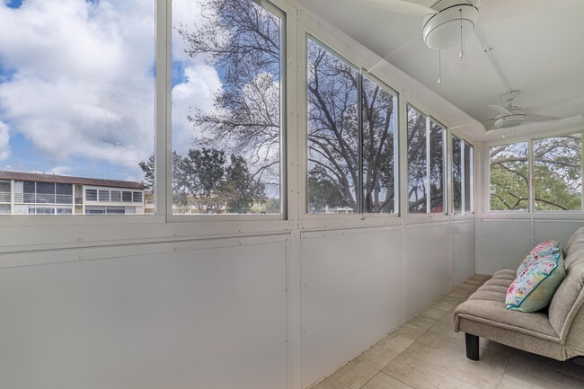 Building Photo - 18 Mansfield A