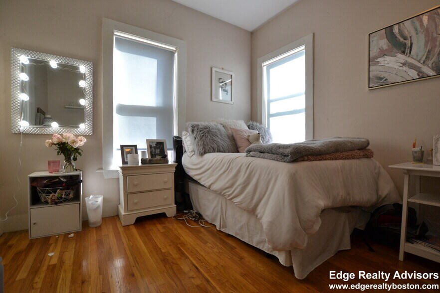 Building Photo - 9 Wadsworth St