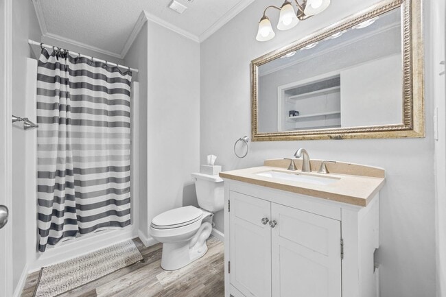 Building Photo - Charming 2-Bedroom Condo Near the Beach
