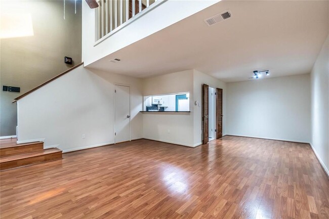 Primary Photo - 2833 Panagard Dr