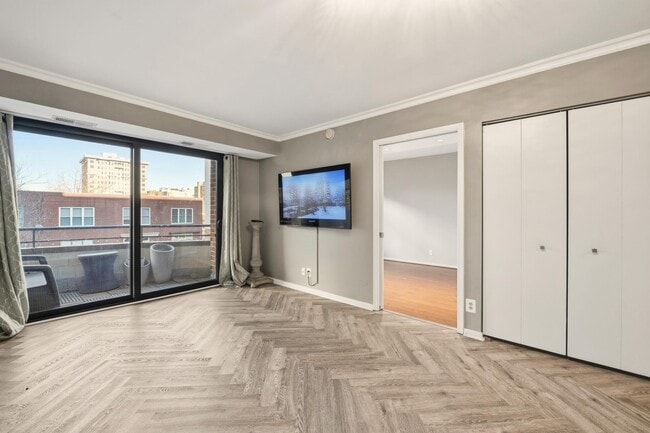 Building Photo - 1401 17th St NW