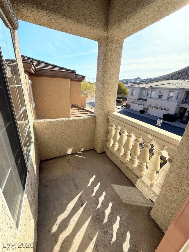 Building Photo - 664 Solitude Point Ave