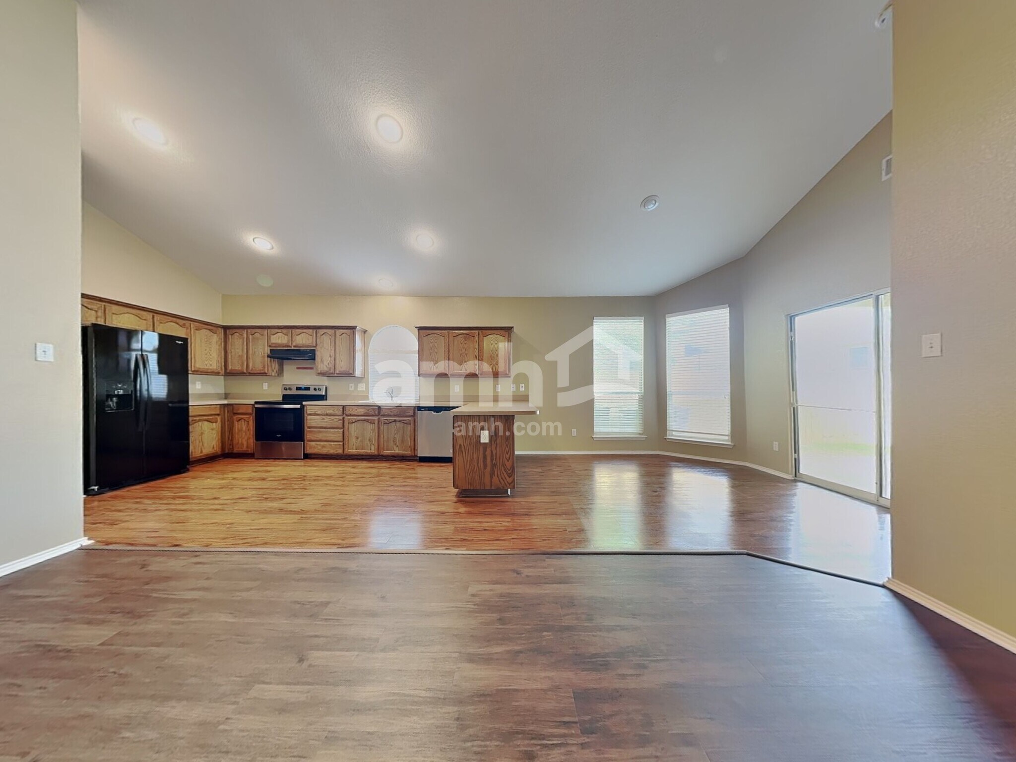 Building Photo - 9904 Henna Ln