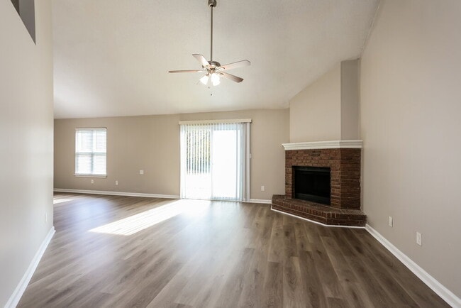 Building Photo - 359 Tait Rd