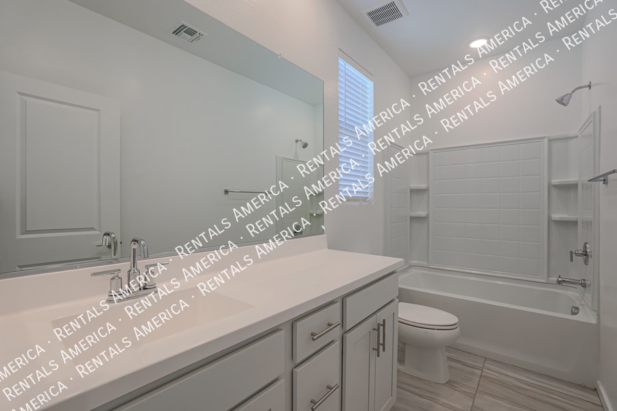 Building Photo - 17717 W Cassia Way